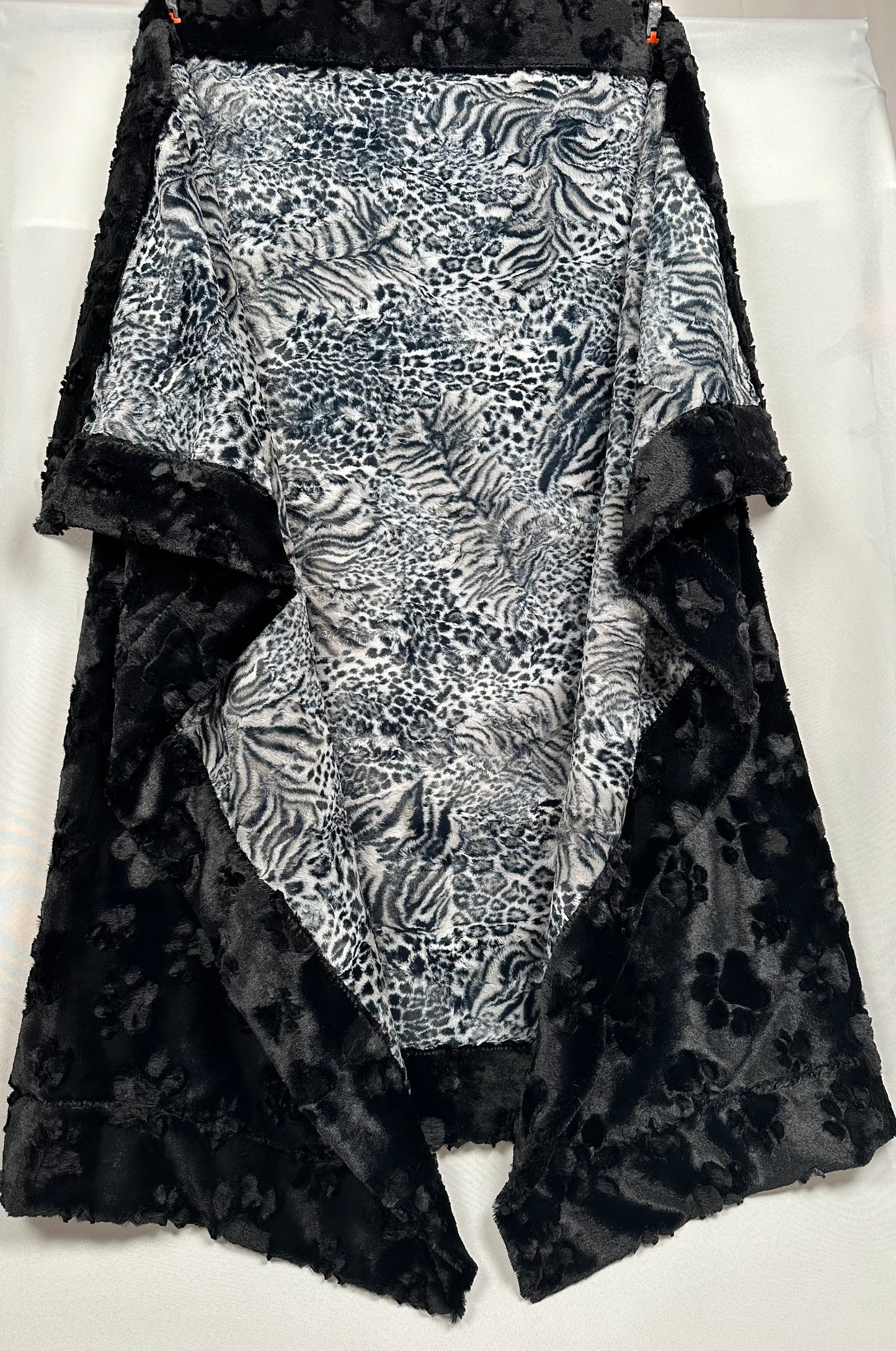 Wild Cat Chromi on Black Paws Luxe Cuddle Double Minky Blanket - Exquisite Pattern Detailing - 51x73