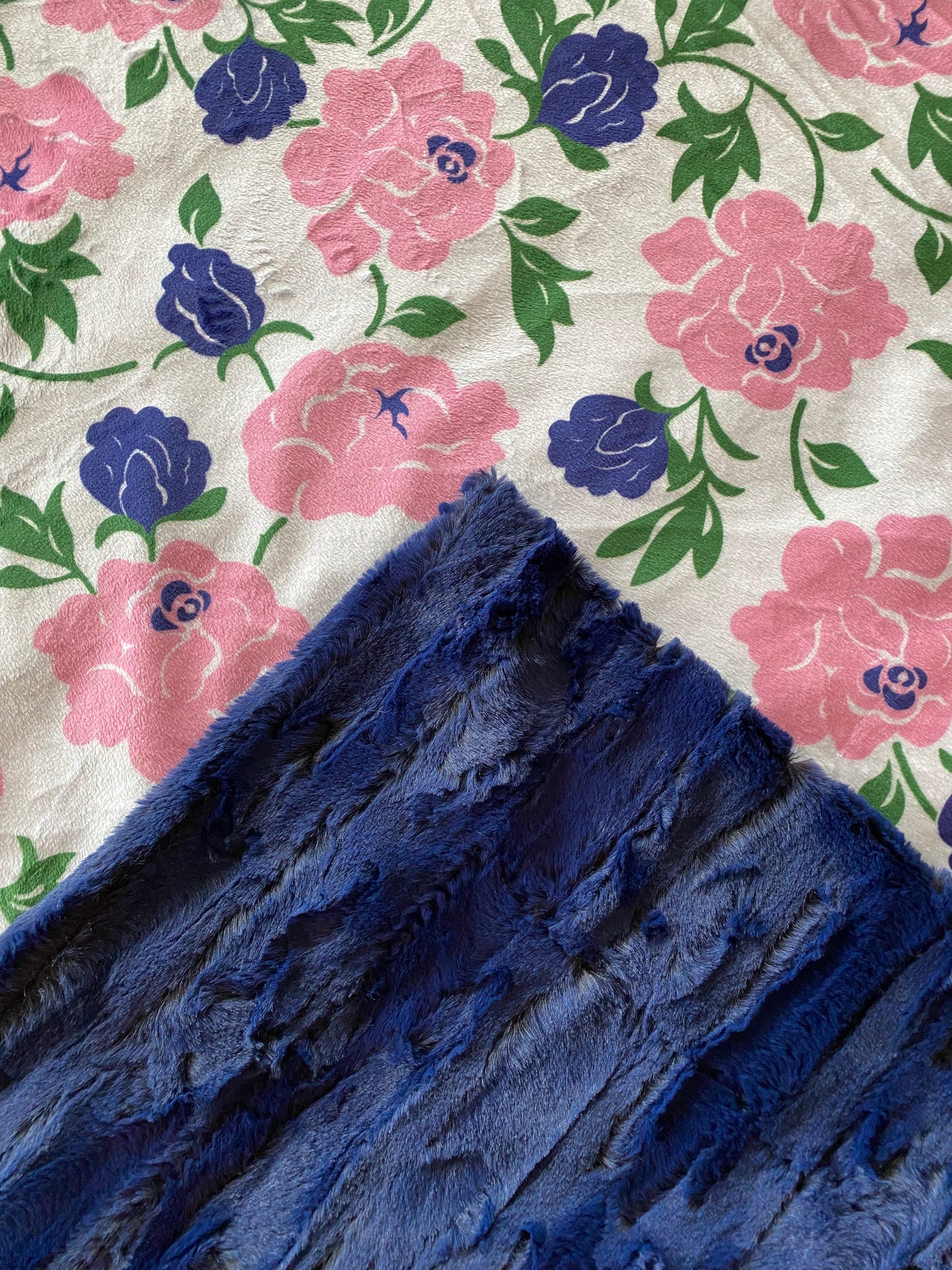 Rosegarden Snow on Twilight Forest Fox Minky Blanket - Adult Large 53x75