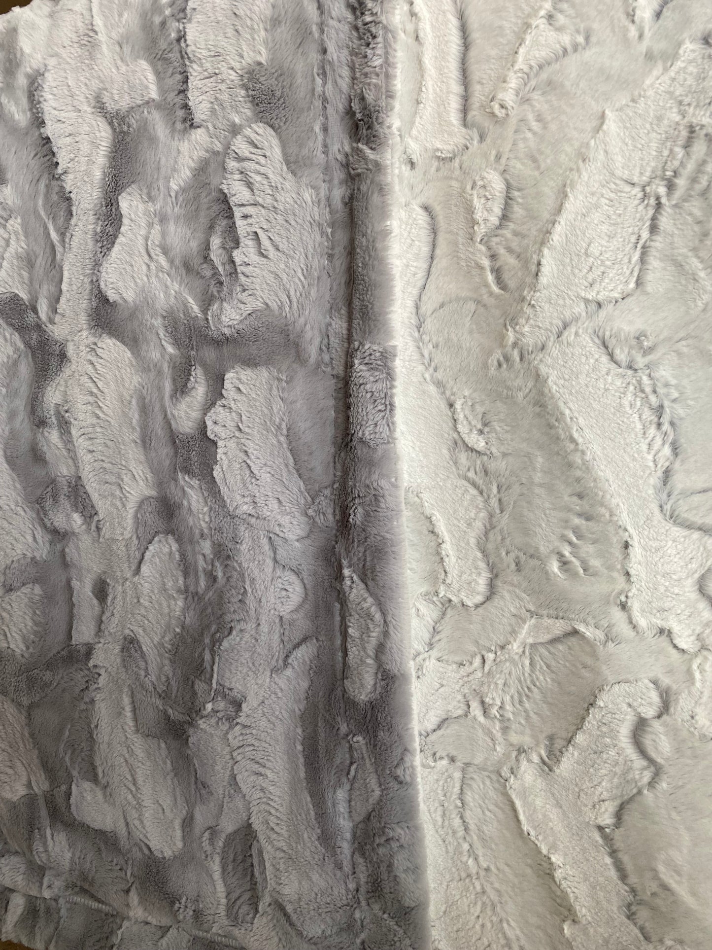 Arctic Fox on Silver Hide Double Minky Blanket - Nature-inspired Design - 54x60