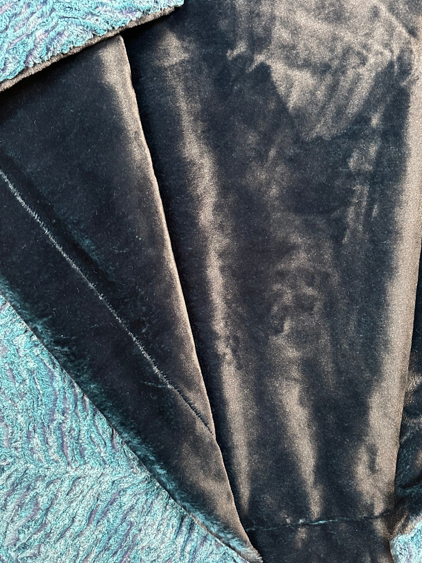 Aquamarine and Blue Bayou Seal Double Luxe X-Wide 60x83 Large blanket