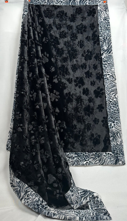 Luxe Black Paws Cuddle on Wild Cat Chromi Double Minky Large Blanket 54x75