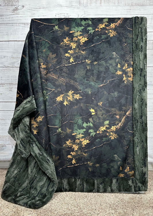 Leaves 0n Camo Luxe Large 54x79 Minky Blanket