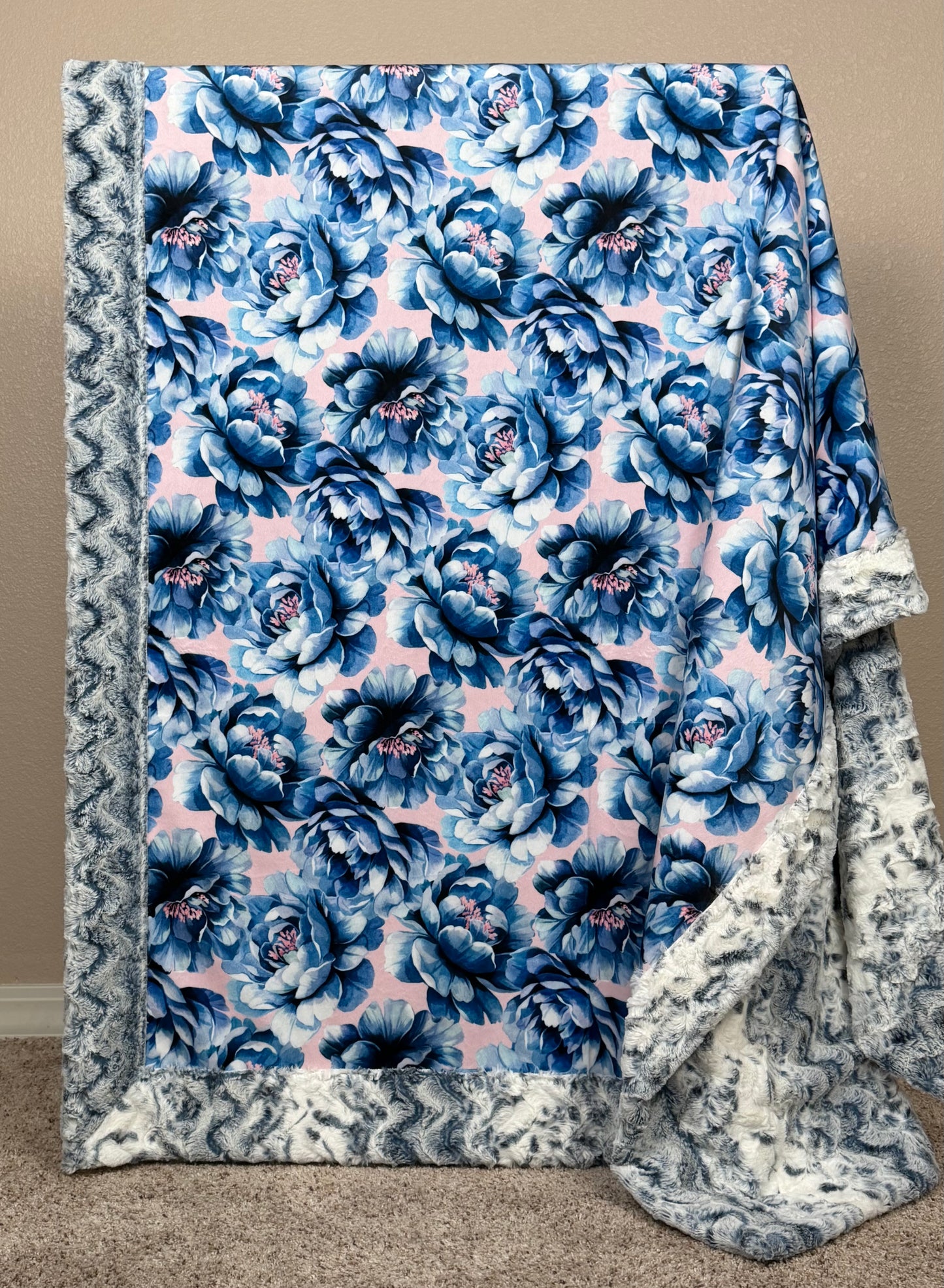 Blue Flowers on Navy Snowy Owl XL 55x86 Minky Blanket (NEW)