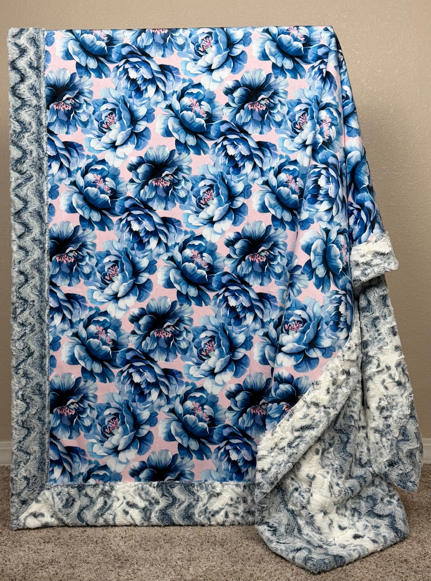 Blue Flowers on Navy Snowy Owl XL 55x86 Minky Blanket (NEW)