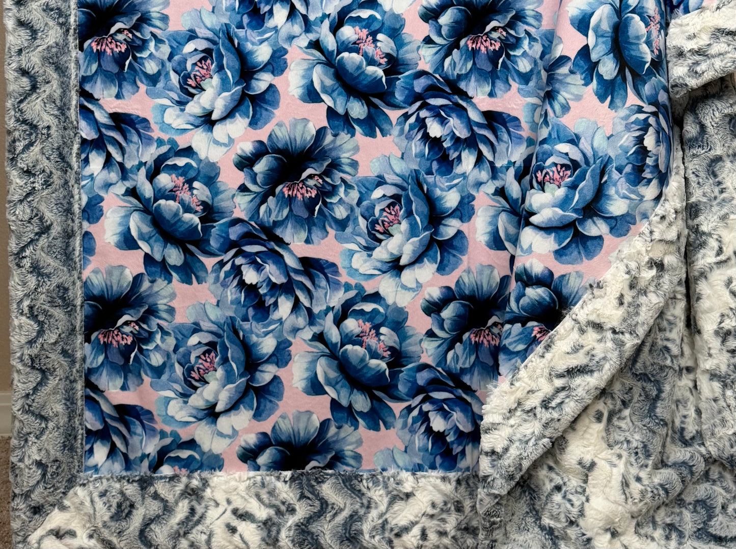 Blue Flowers on Navy Snowy Owl XL 55x86 Minky Blanket (NEW)