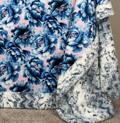 Blue Flowers on Navy Snowy Owl XL 55x86 Minky Blanket (NEW)