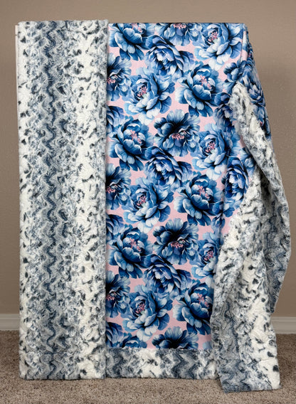 Blue Flowers on Navy Snowy Owl XL 55x86 Minky Blanket (NEW)