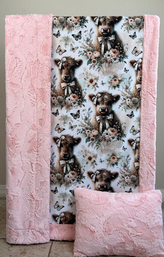 Baby Highland Cow on Shell Luxe 41x61 Child/Toddler Size Blanket with Pillowcase